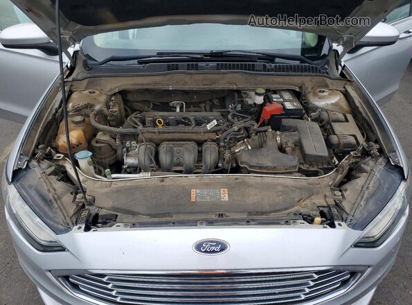 3FA6P0H79HR111302 2017 FORD FUSION Серебряный Вид задней части салона