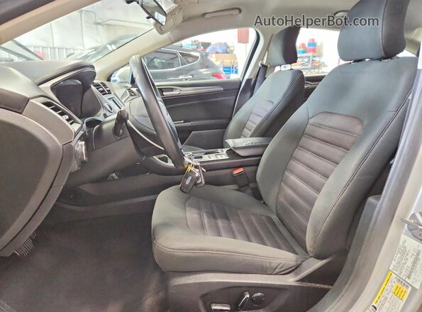 3FA6P0H79HR111493 2017 FORD FUSION Silver წინა სალონის ხედი