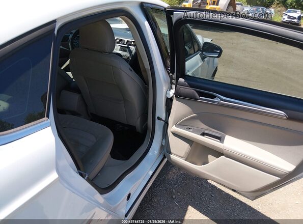 3FA6P0H79JR126064 2018 FORD FUSION Белый Вид наклейки с VIN-кодом