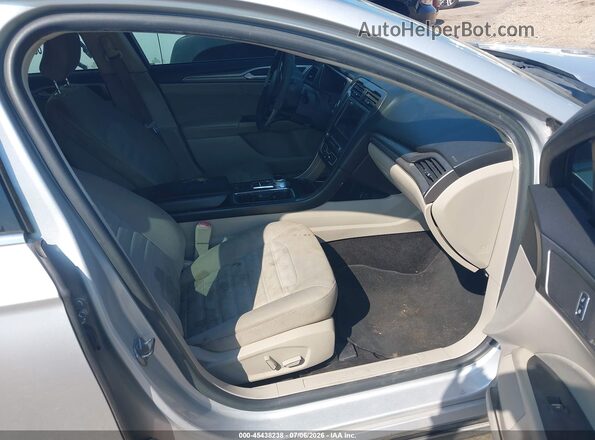 3FA6P0H7XJR107085 2018 FORD FUSION Silver წინა სალონის ხედი