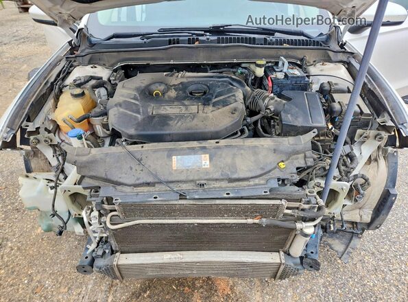 3FA6P0H92HR270695 2017 FORD FUSION White Widok wnętrza z tyłu