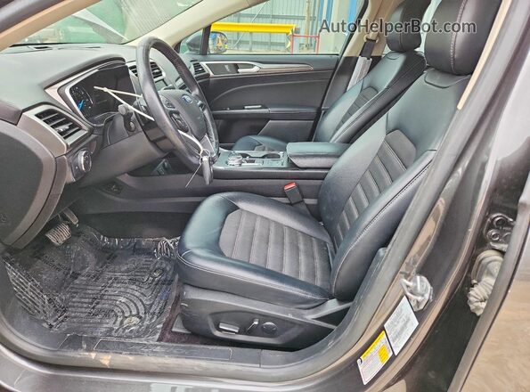 3FA6P0HD0HR274488 2017 FORD FUSION Серый Вид салона спереди