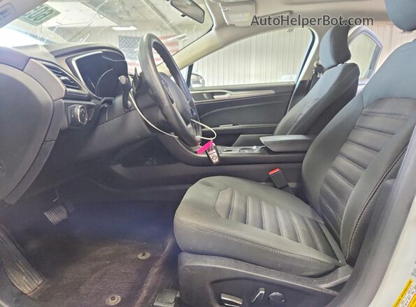 3FA6P0HD0HR290822 2017 FORD FUSION White Вид салону спереду