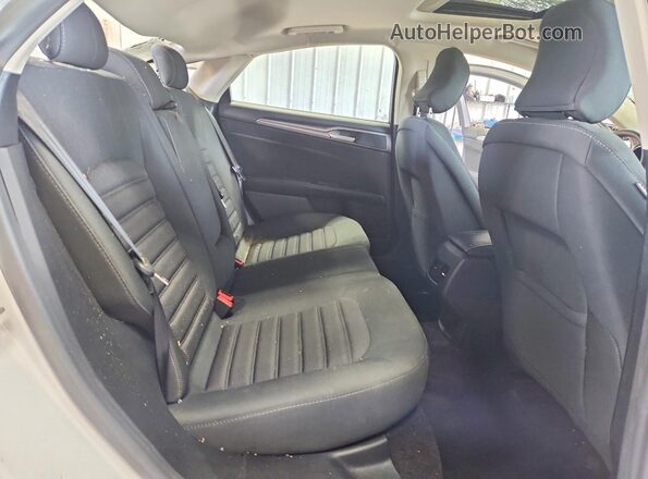 3FA6P0HD0HR290822 2017 FORD FUSION White Вид задніх сидінь