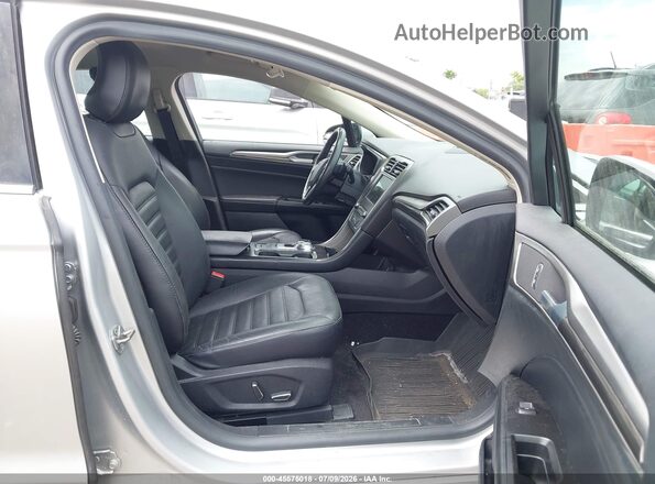 3FA6P0HD0HR396137 2017 FORD FUSION Silver Widok wnętrza z przodu