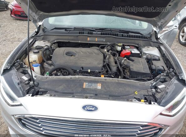 3FA6P0HD0HR396137 2017 FORD FUSION Silver Widok z tyłu