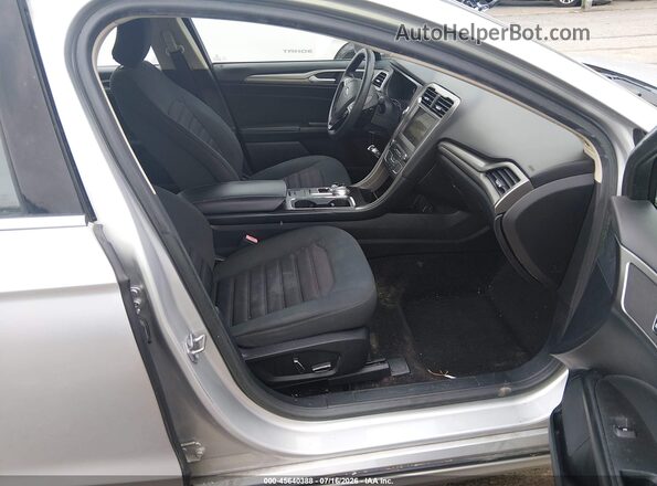 3FA6P0HD0JR229234 2018 FORD FUSION Silver Front interior view