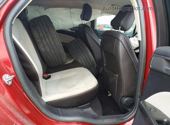 3FA6P0HD0LR111185 2020 FORD FUSION Red Widok tylnych siedzeń