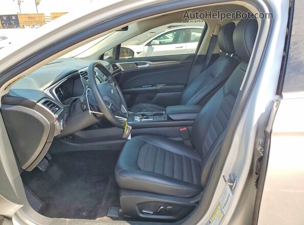 3FA6P0HD1HR276136 2017 FORD FUSION Silver Սալոնի դիմացի տեսք
