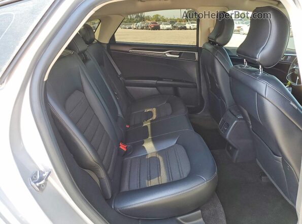 3FA6P0HD1HR276136 2017 FORD FUSION Silver Հետևի նստատեղերի տեսք