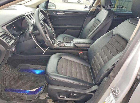 3FA6P0HD1JR167391 2018 FORD FUSION Серебряный Вид салона спереди