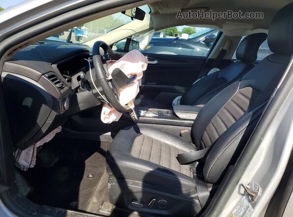 3FA6P0HD1JR193487 2018 FORD FUSION Серебряный Вид салона спереди