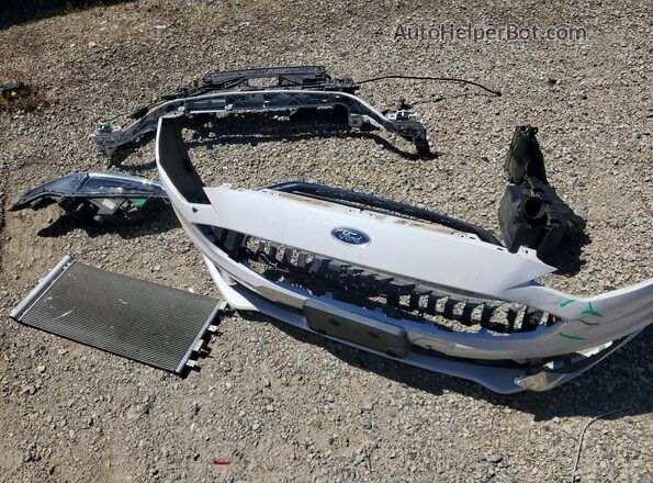 3FA6P0HD1JR212927 2018 FORD FUSION White Widok komory silnika