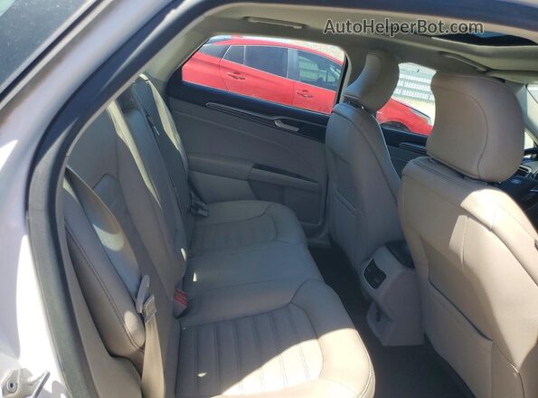 3FA6P0HD1JR212927 2018 FORD FUSION White Widok tylnych siedzeń