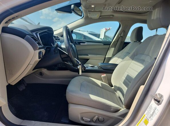 3FA6P0HD1LR222487 2020 FORD FUSION White Front interior view