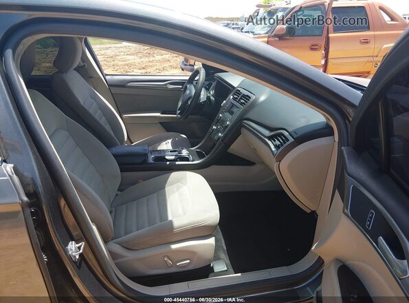 3FA6P0HD2HR126794 2017 FORD FUSION Gray Vista interior delantera