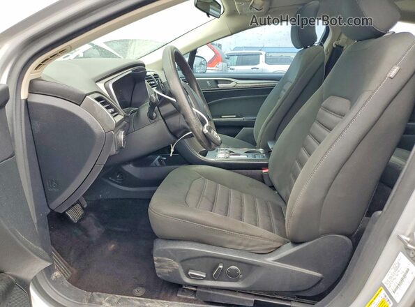 3FA6P0HD2HR153901 2017 FORD FUSION Silver Front interior view