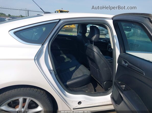 3FA6P0HD2JR199637 2018 FORD FUSION White VIN կոդի պիտակի տեսք