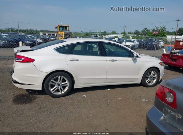 3FA6P0HD2JR199637 2018 FORD FUSION White Սալոնի հետևի տեսք