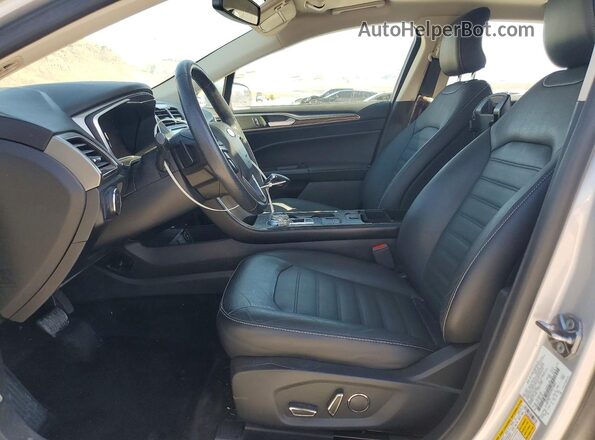 3FA6P0HD2JR218607 2018 FORD FUSION Silver წინა სალონის ხედი
