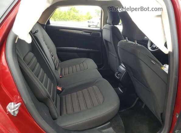 3FA6P0HD2JR259724 2018 FORD FUSION Red Widok tylnych siedzeń