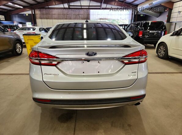 3FA6P0HD3JR165805 2018 FORD FUSION Silver უკანა ხედი