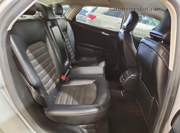 3FA6P0HD3JR165805 2018 FORD FUSION Silver უკანა სავარძლების ხედი
