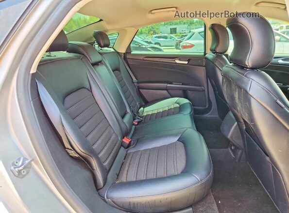 3FA6P0HD3JR265211 2018 FORD FUSION Silver Вид задніх сидінь