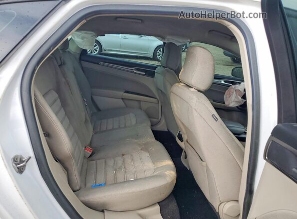 3FA6P0HD3LR132404 2020 FORD FUSION White Rear seats view