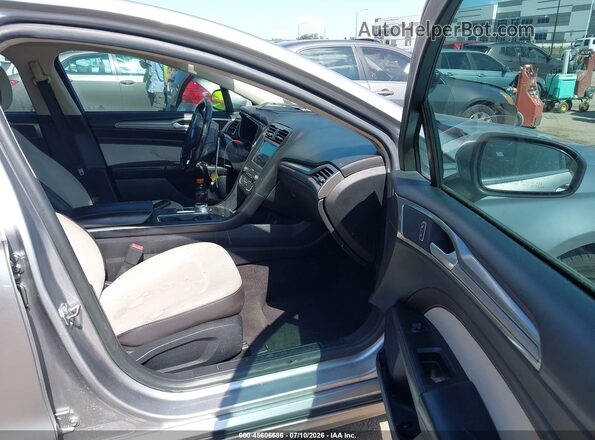 3FA6P0HD3LR156525 2020 FORD FUSION Silver Vista interior delantera