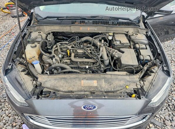3FA6P0HD3LR252509 2020 FORD FUSION Gray Vista interior trasera