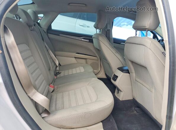 3FA6P0HD4JR265475 2018 FORD FUSION Белый Вид задних сидений