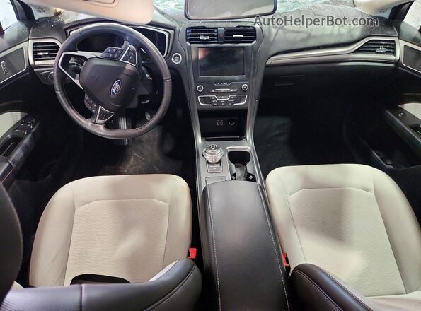 3FA6P0HD4KR245213 2019 FORD FUSION Серебряный Вид панели приборов