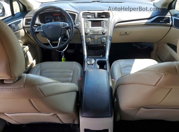 3FA6P0HD6HR124367 2017 FORD FUSION White Vista del salpicadero