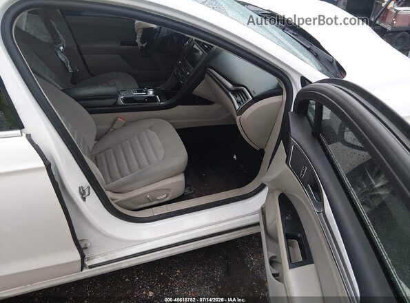3FA6P0HD6HR166330 2017 FORD FUSION Белый Вид салона спереди