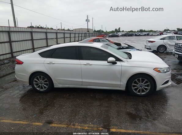 3FA6P0HD6HR166330 2017 FORD FUSION Белый Вид задней части салона