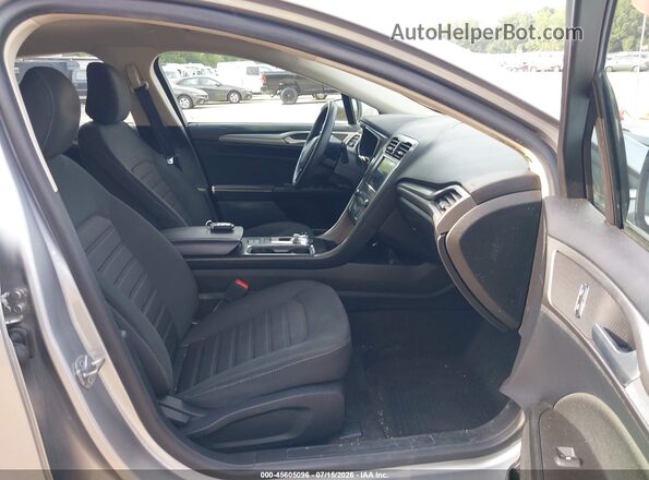 3FA6P0HD6LR125060 2020 FORD FUSION Silver Widok wnętrza z przodu