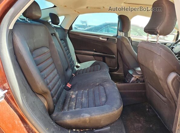 3FA6P0HD8GR164657 2016 FORD FUSION Burgundy Rear seats view