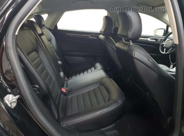 3FA6P0HD8HR272701 2017 FORD FUSION Black Widok tylnych siedzeń