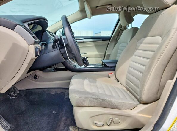 3FA6P0HD8JR129219 2018 FORD FUSION Белый Вид салона спереди
