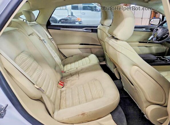 3FA6P0HD9GR295581 2016 FORD FUSION Белый Вид задних сидений