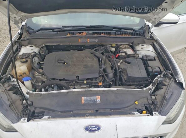 3FA6P0HD9HR275929 2017 FORD FUSION White Rear interior view