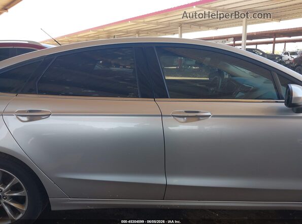 3FA6P0HD9HR408253 2017 FORD FUSION Gray Вид задньої частини салону