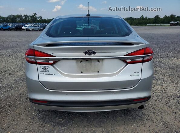 3FA6P0HD9JR229815 2018 FORD FUSION Silver Вид ззаду