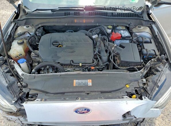 3FA6P0HD9JR229815 2018 FORD FUSION Silver Вид задньої частини салону