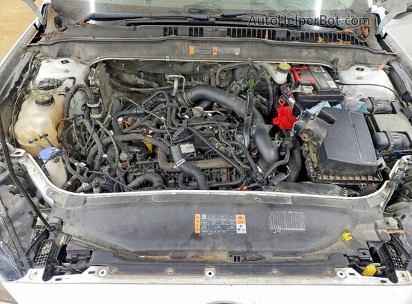 3FA6P0HD9JR237848 2018 FORD FUSION White Widok wnętrza z tyłu