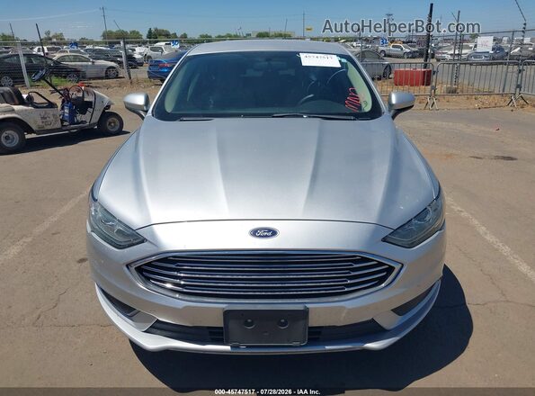 3FA6P0HD9JR241267 2018 FORD FUSION Silver Widok z przodu