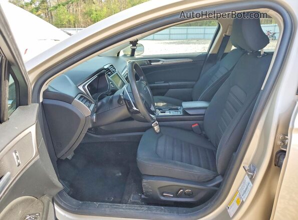 3FA6P0HD9KR266624 2019 FORD FUSION Серебряный Вид салона спереди