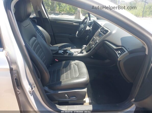 3FA6P0HDXGR149948 2016 FORD FUSION Серебряный Вид салона спереди