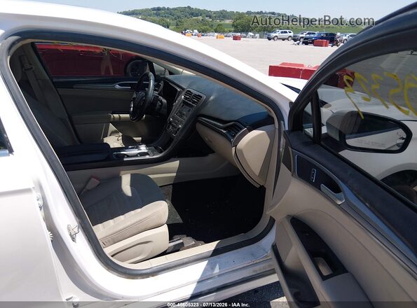3FA6P0HDXLR169871 2020 FORD FUSION Белый Вид салона спереди